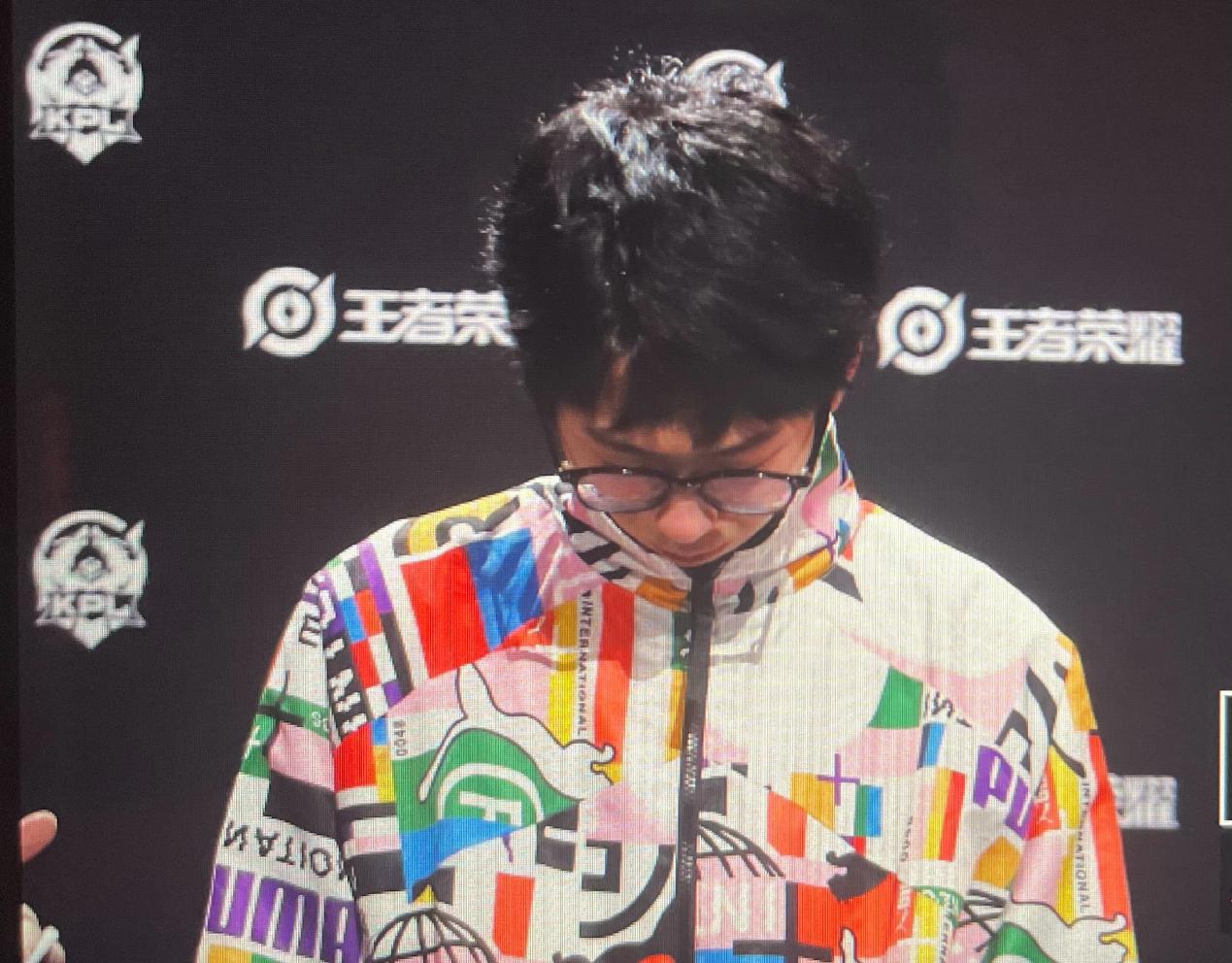 赛事锐评:XYG惜败KSG,九月采访落泪,张大仙不换人是否正确?-王者荣耀官方网站-腾讯游戏