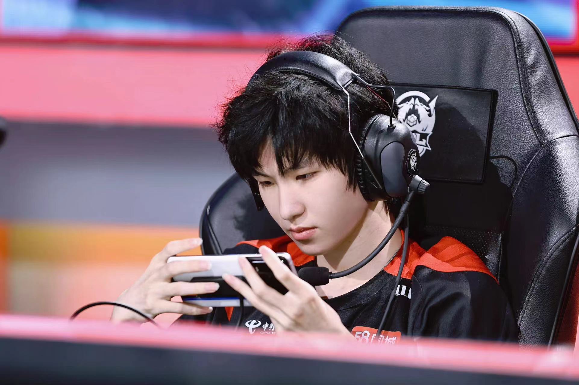 但是成都ag的状态还是非常好的,而且一诺目前的信心十足.